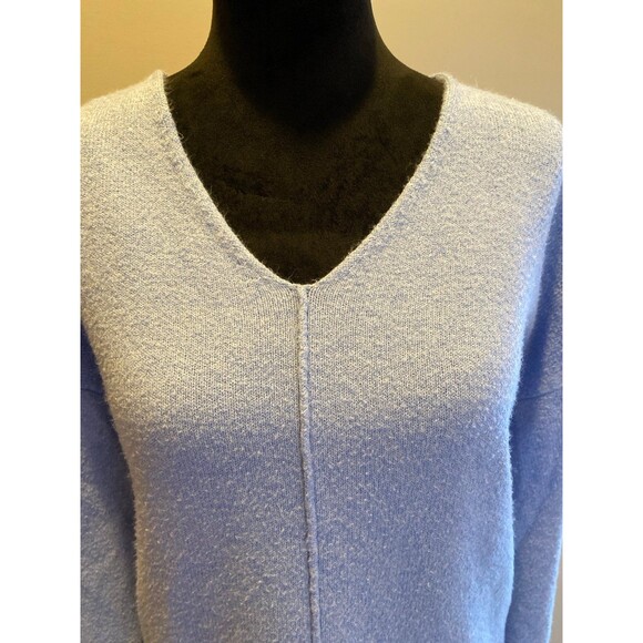Vince Camuto Sweater Size Large V Neck Baby Blue “Fuzzy” Knit Soft Top - Picture 2 of 10